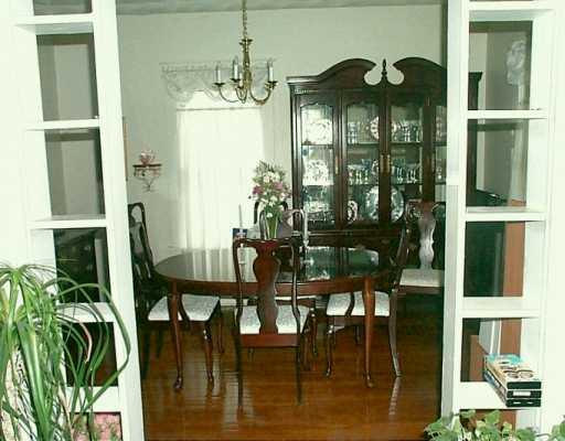 483 Reno Street Rochester, PA 15074 - Photo 2 of 7
