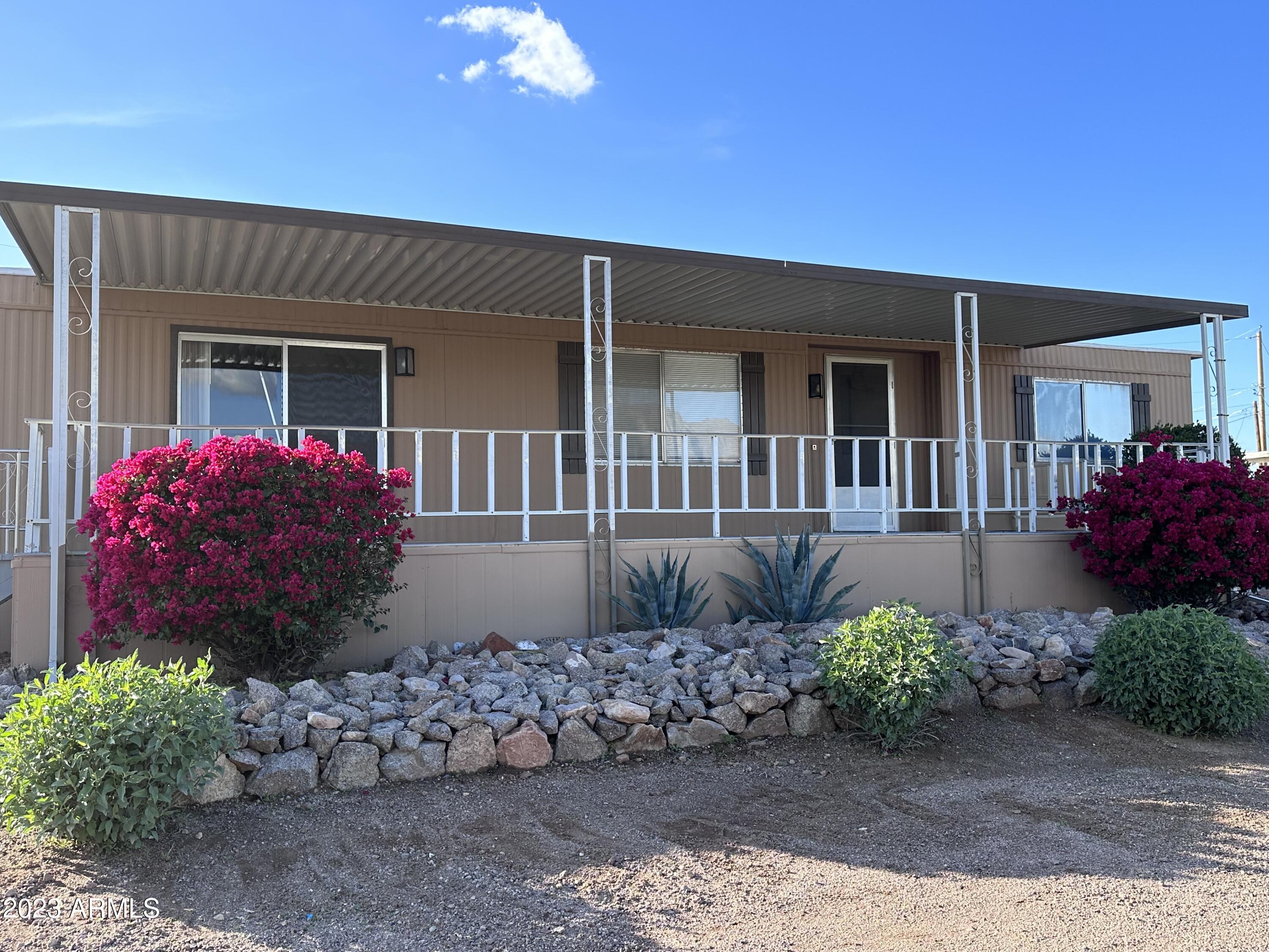 538 North Goldfield Road Apache Junction, AZ 85119 - Photo 4 of 19 783BB53B-5C99-41A6-A8F5-B788FD18A473