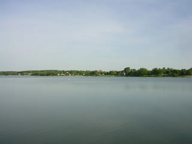 a view of a tennis court