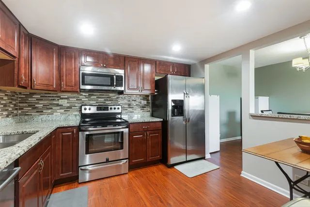 $218,000 | 450 Plum Creek Drive, Unit 410, Wheeling, IL 60090