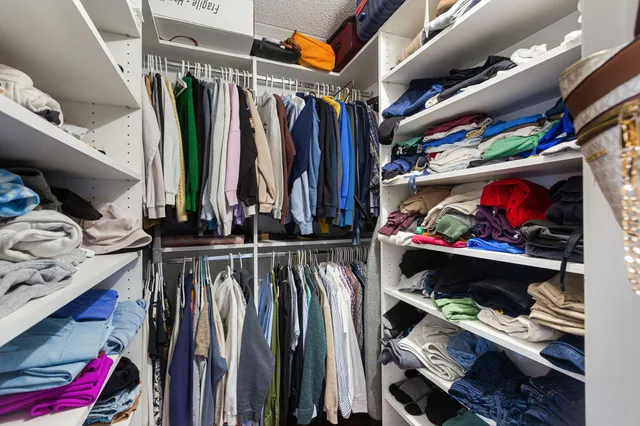 $218,000 | 450 Plum Creek Drive, Unit 410, Wheeling, IL 60090