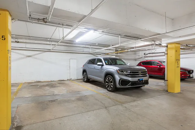 $218,000 | 450 Plum Creek Drive, Unit 410, Wheeling, IL 60090