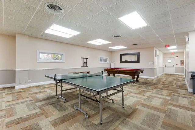 $218,000 | 450 Plum Creek Drive, Unit 410, Wheeling, IL 60090