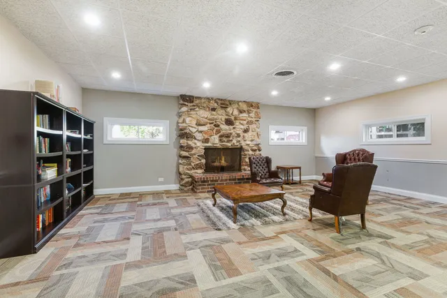 $218,000 | 450 Plum Creek Drive, Unit 410, Wheeling, IL 60090