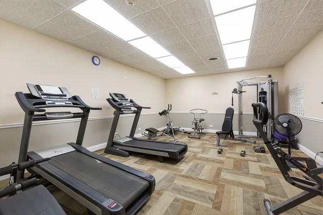 $218,000 | 450 Plum Creek Drive, Unit 410, Wheeling, IL 60090