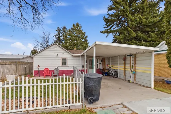 $235,000 | 221 South Holmes Avenue, Shelley, ID 83274