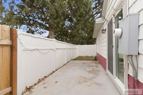 $235,000 | 221 South Holmes Avenue, Shelley, ID 83274