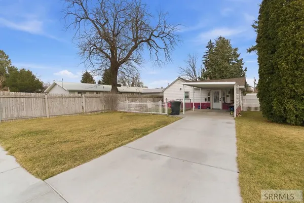 $235,000 | 221 South Holmes Avenue, Shelley, ID 83274