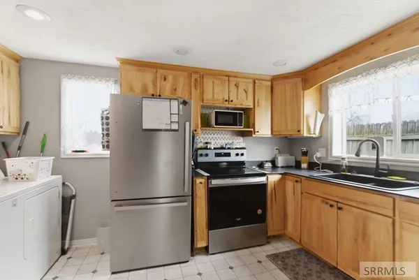 $235,000 | 221 South Holmes Avenue, Shelley, ID 83274