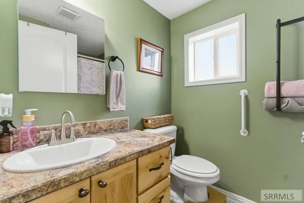 $235,000 | 221 South Holmes Avenue, Shelley, ID 83274