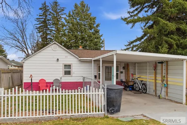 $235,000 | 221 South Holmes Avenue, Shelley, ID 83274