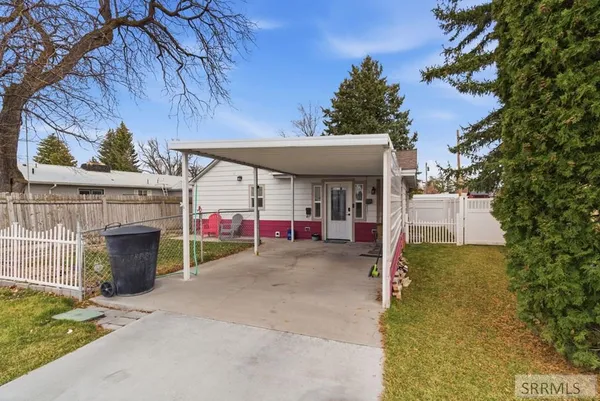 $235,000 | 221 South Holmes Avenue, Shelley, ID 83274