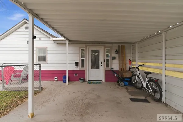 $235,000 | 221 South Holmes Avenue, Shelley, ID 83274