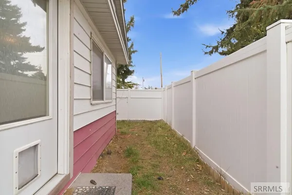 $235,000 | 221 South Holmes Avenue, Shelley, ID 83274