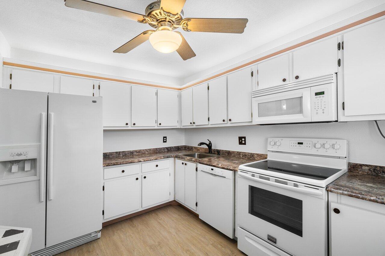 21743 Arriba Real, Unit 28D Boca Raton, FL 33433 - Photo 11 of 26 1