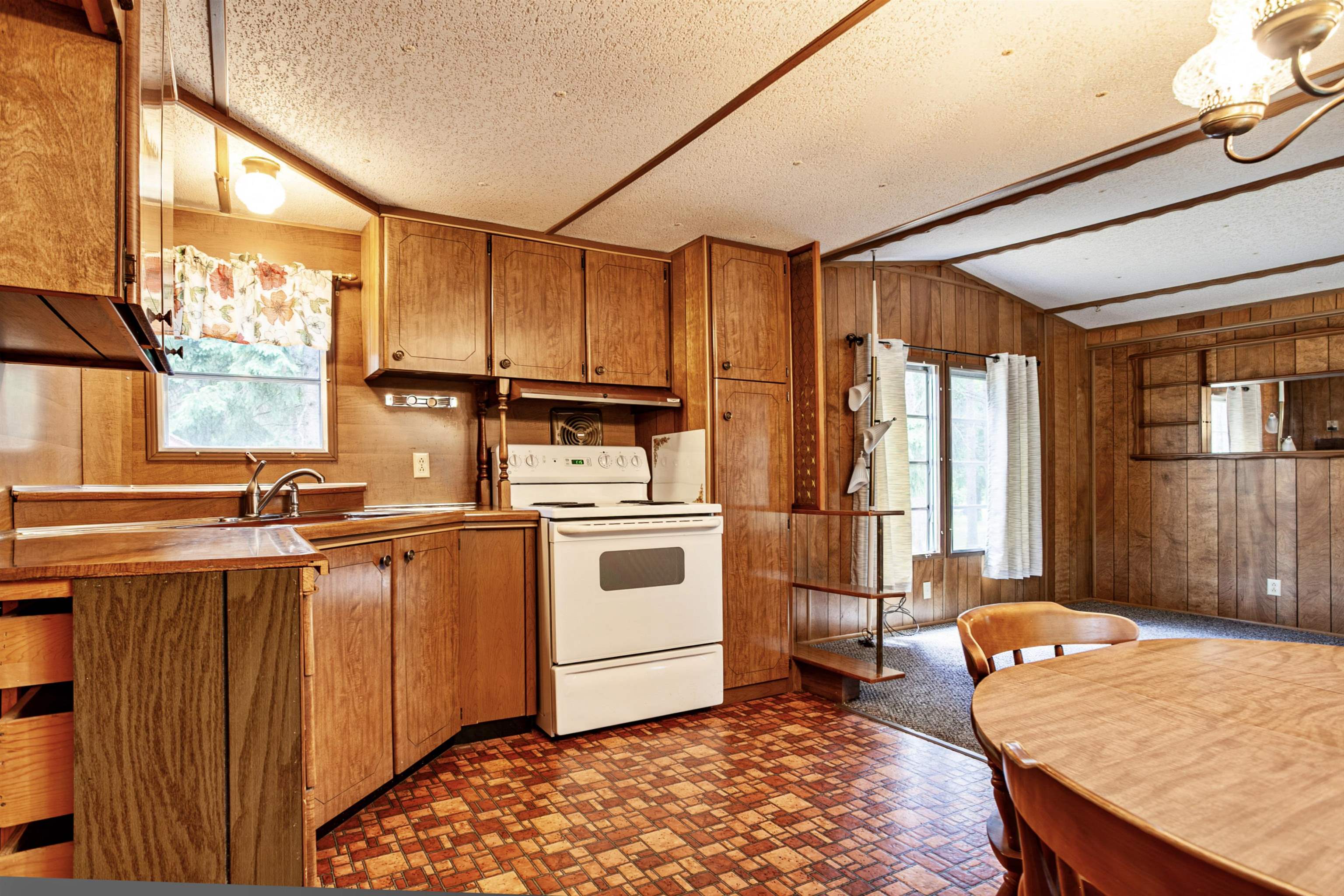 W11663 Forbes Road Crivitz, WI 54114 - Photo 9 of 19