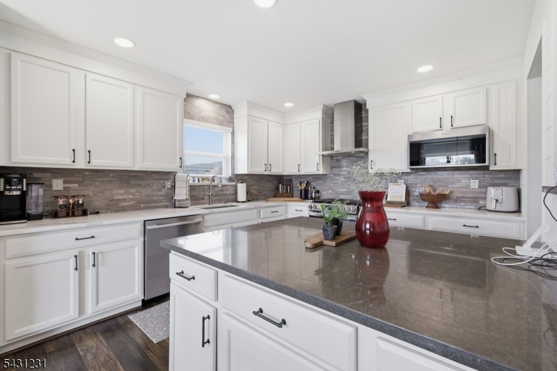27 Lambert Street Washington, NJ 07882 - Photo 8 of 35