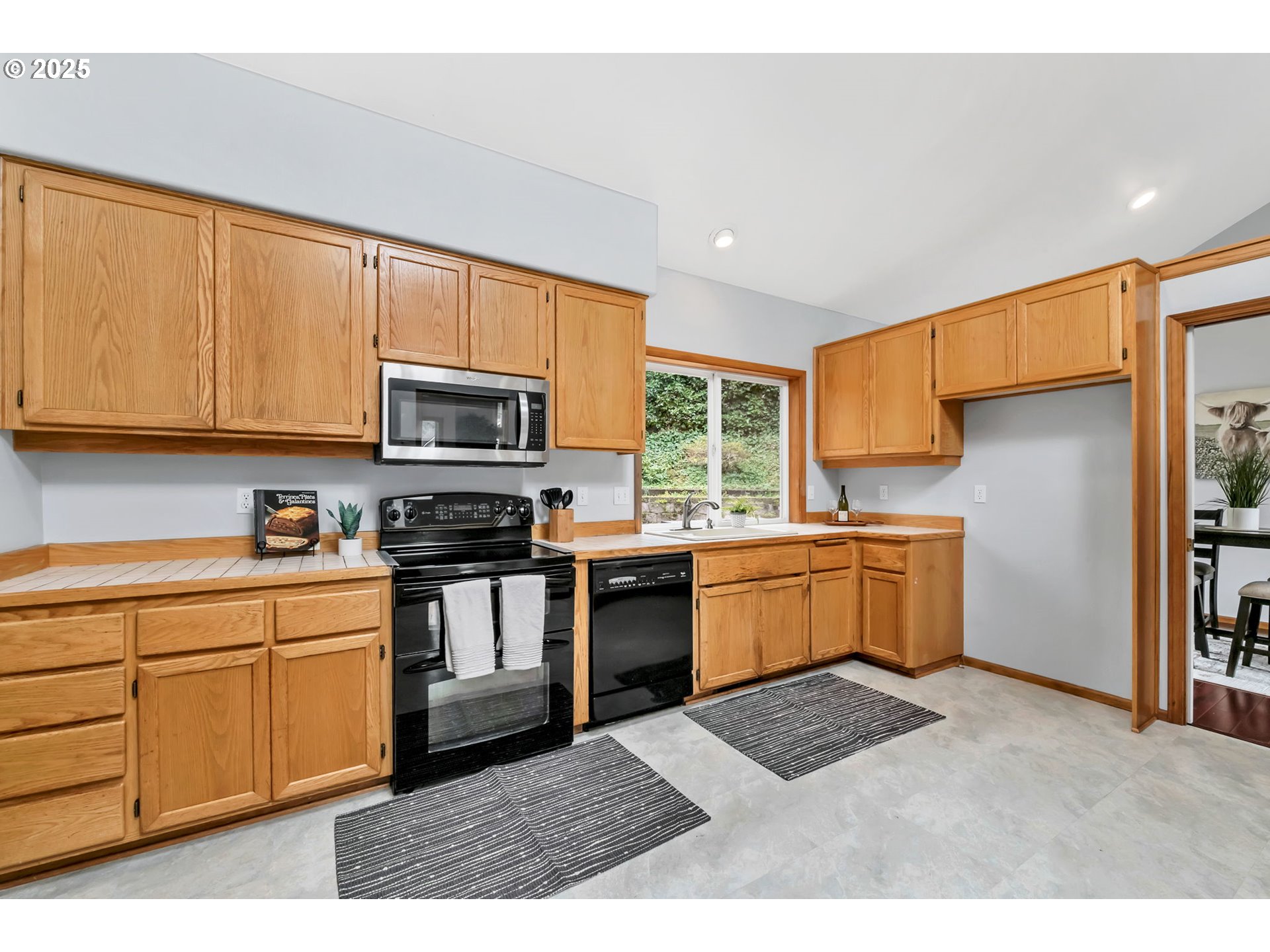 3870 Ashford Drive Eugene, OR 97405 - Photo 10 of 40