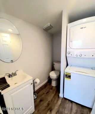 $1,800 | 208 Woody Hewett Avenue, Unit A, Carolina Beach, NC 28428