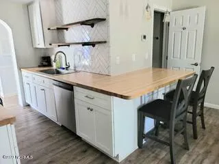 $1,800 | 208 Woody Hewett Avenue, Unit A, Carolina Beach, NC 28428