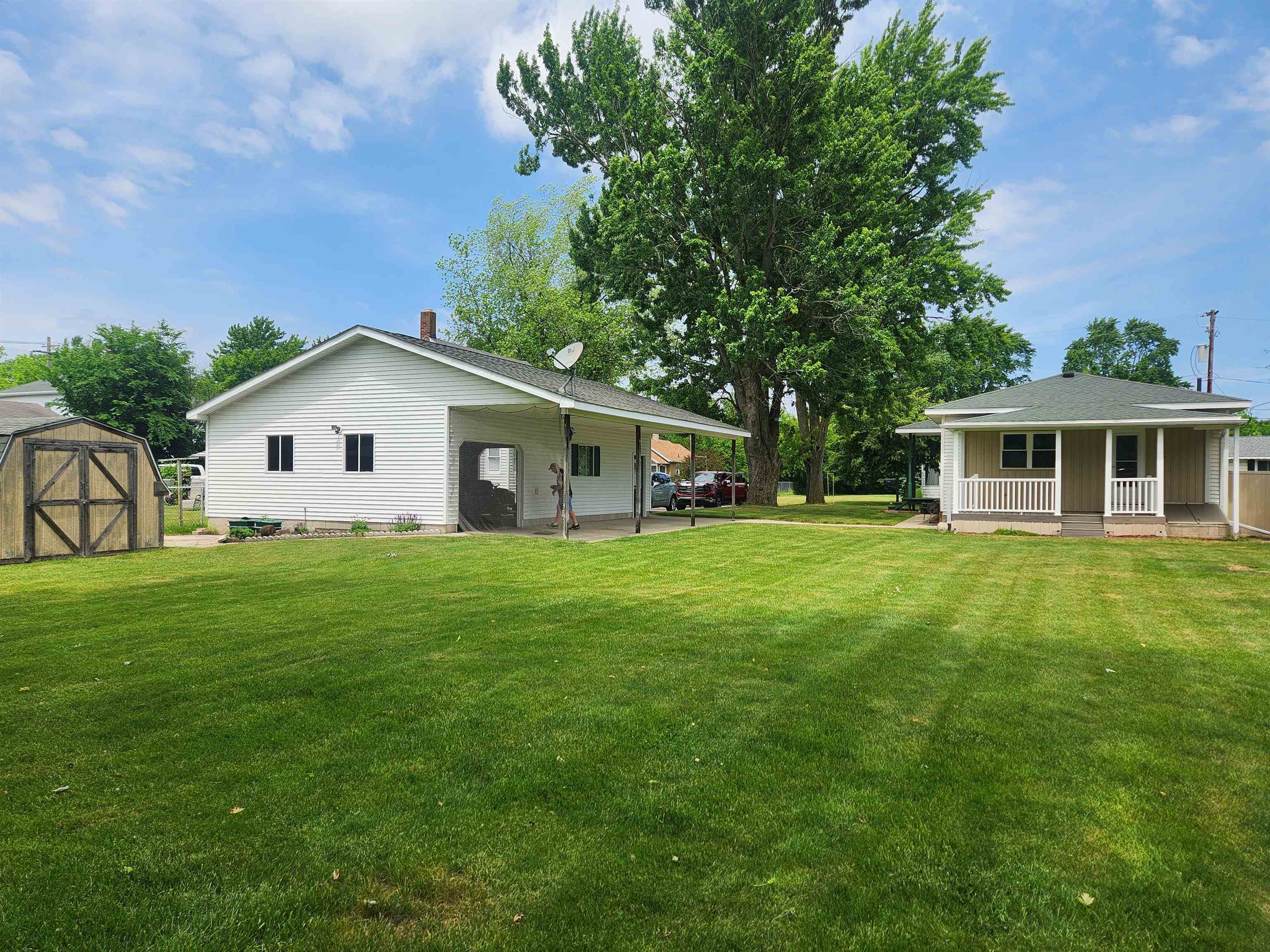 416 39th Street Bay City, MI 48708 - Photo 2 of 30