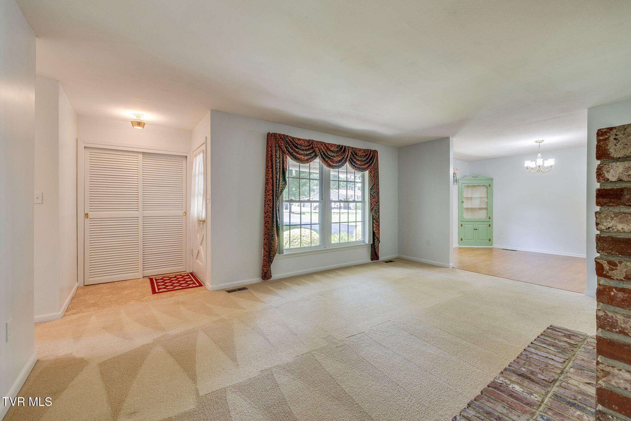 812 Kendrick Creek Road Kingsport, TN 37663 - Photo 6 of 30 006