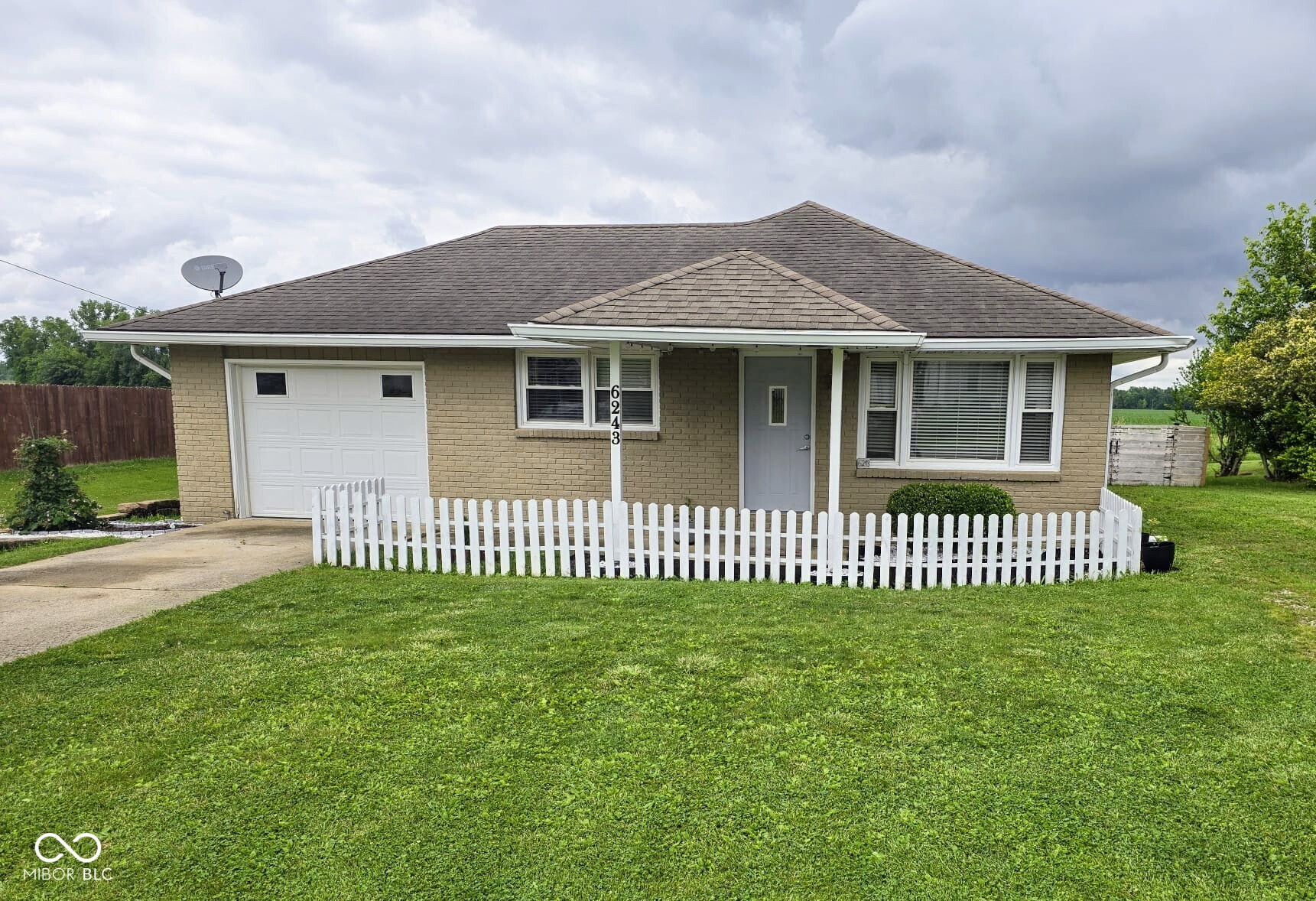 6243 South Jonesville Road Columbus, IN 47201 - Photo 1 of 21 Gallery Image 1