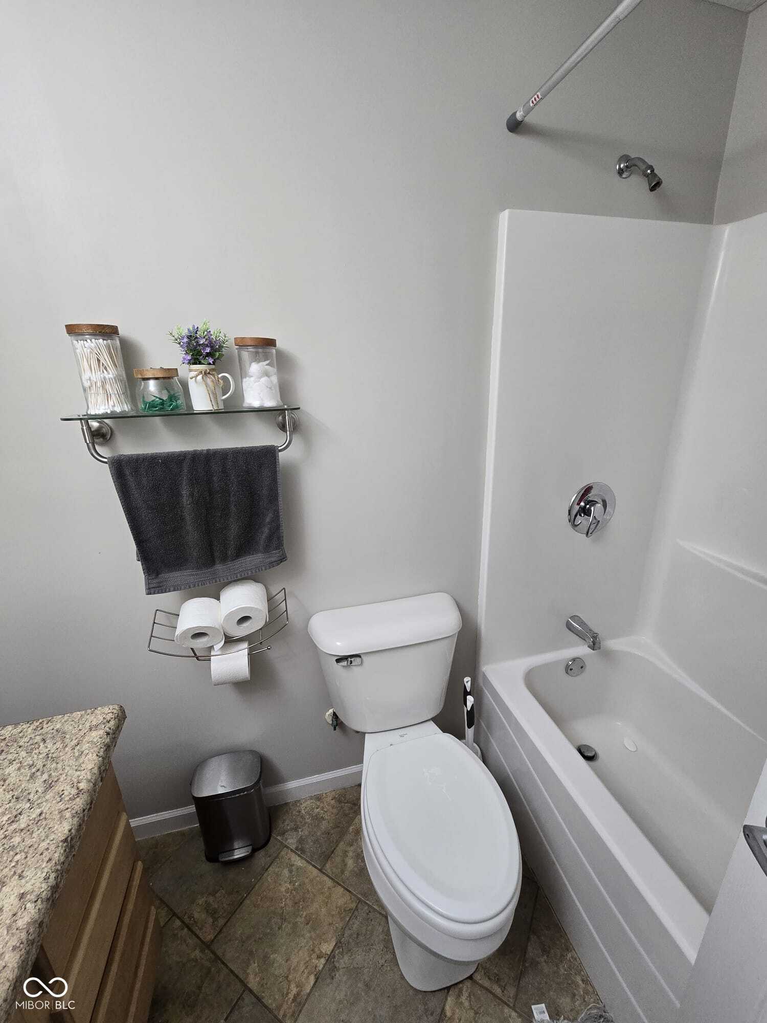 6243 South Jonesville Road Columbus, IN 47201 - Photo 16 of 21 Gallery Image 16