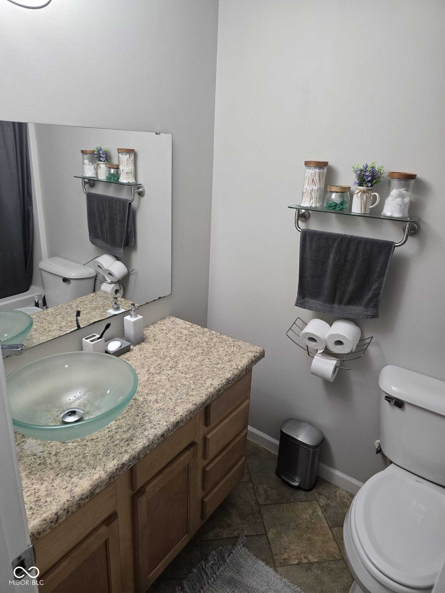 6243 South Jonesville Road Columbus, IN 47201 - Photo 17 of 21 Gallery Image 17
