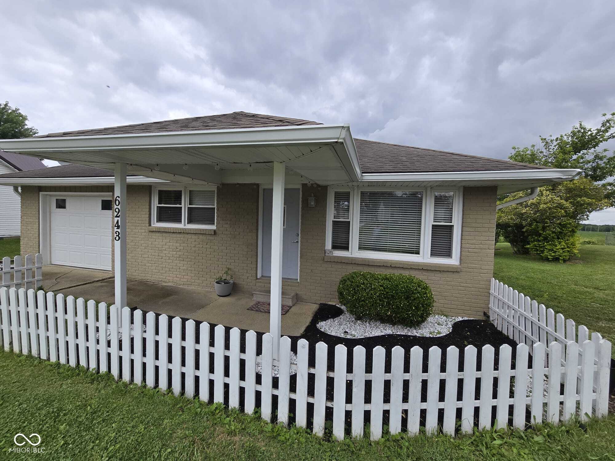 6243 South Jonesville Road Columbus, IN 47201 - Photo 3 of 21 Gallery Image 3