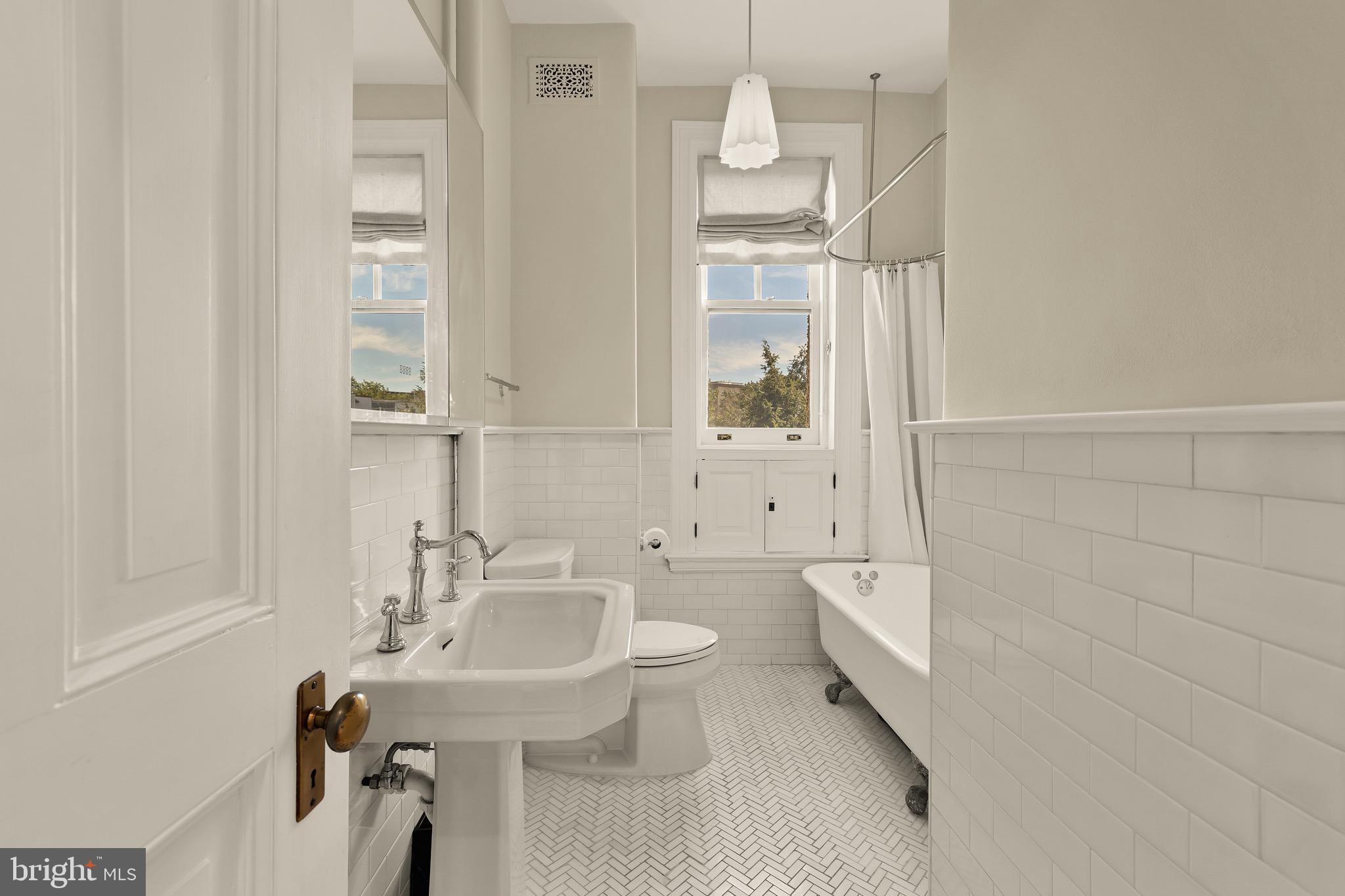 2853 Ontario Road Northwest, Unit 423 Washington, DC 20009 - Photo 29 of 53