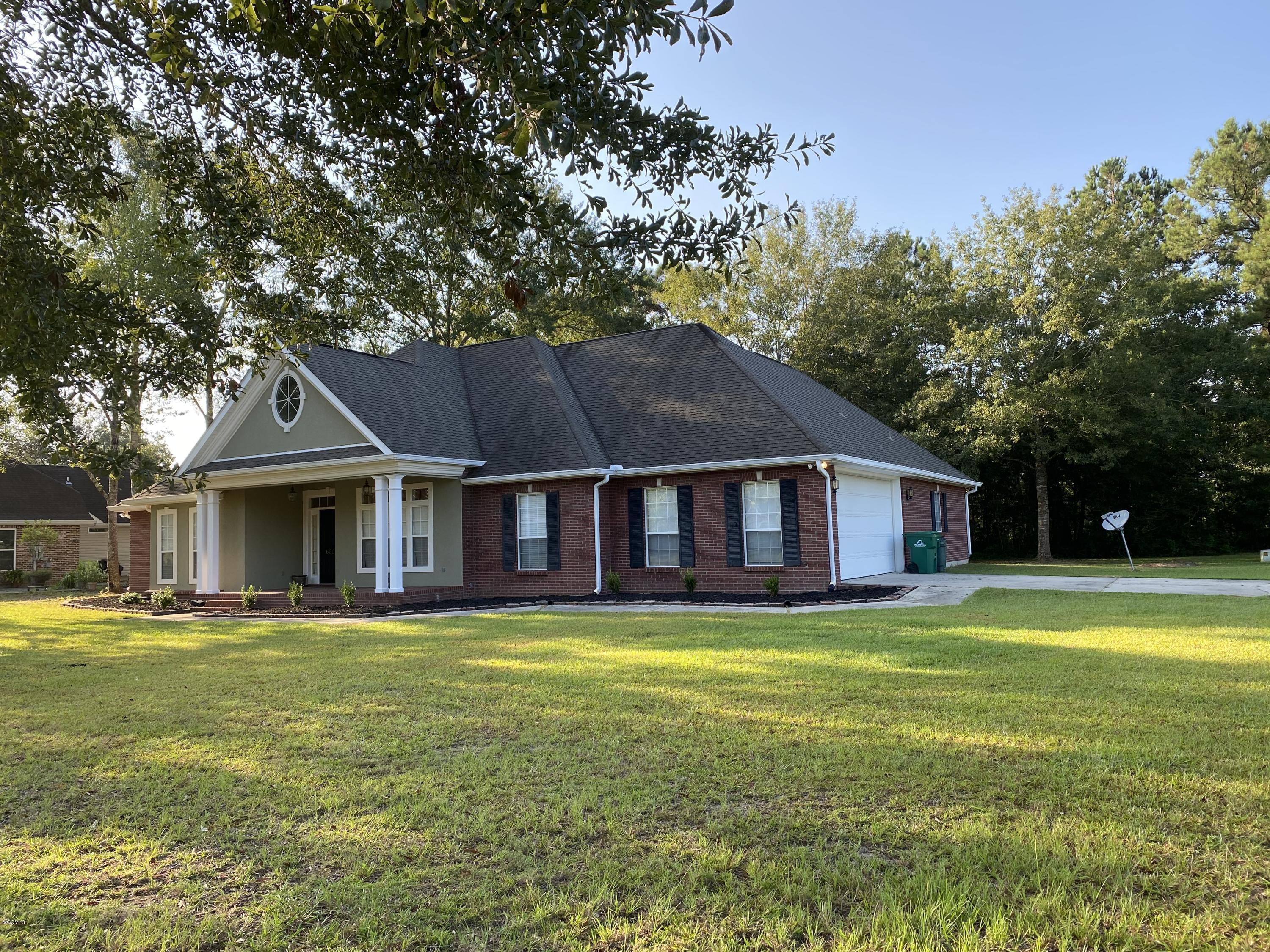 6028 The Wds Road Picayune, MS 39466 - Photo 4 of 20 IMG_0303