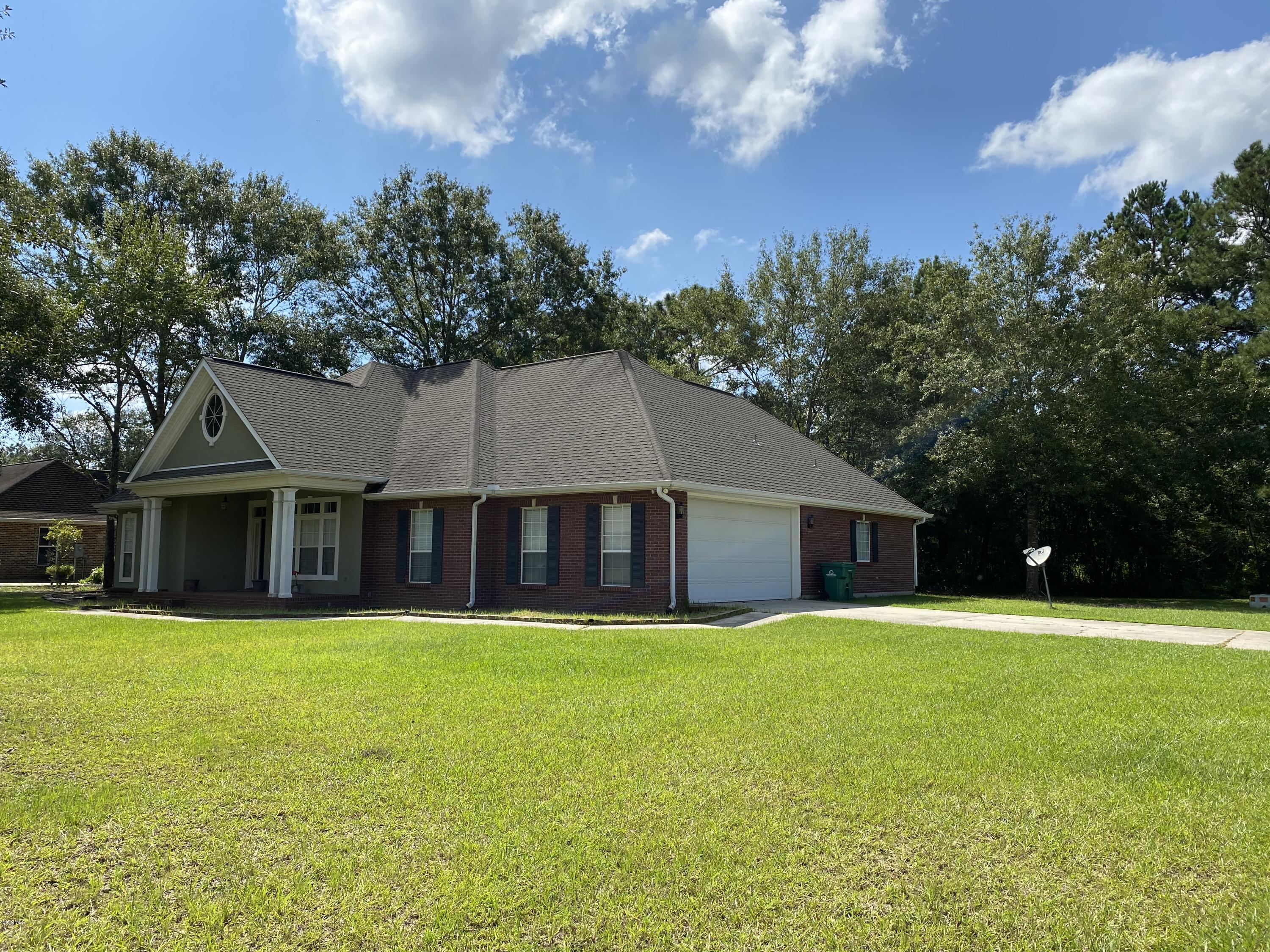 6028 The Wds Road Picayune, MS 39466 - Photo 5 of 20 IMG_0211