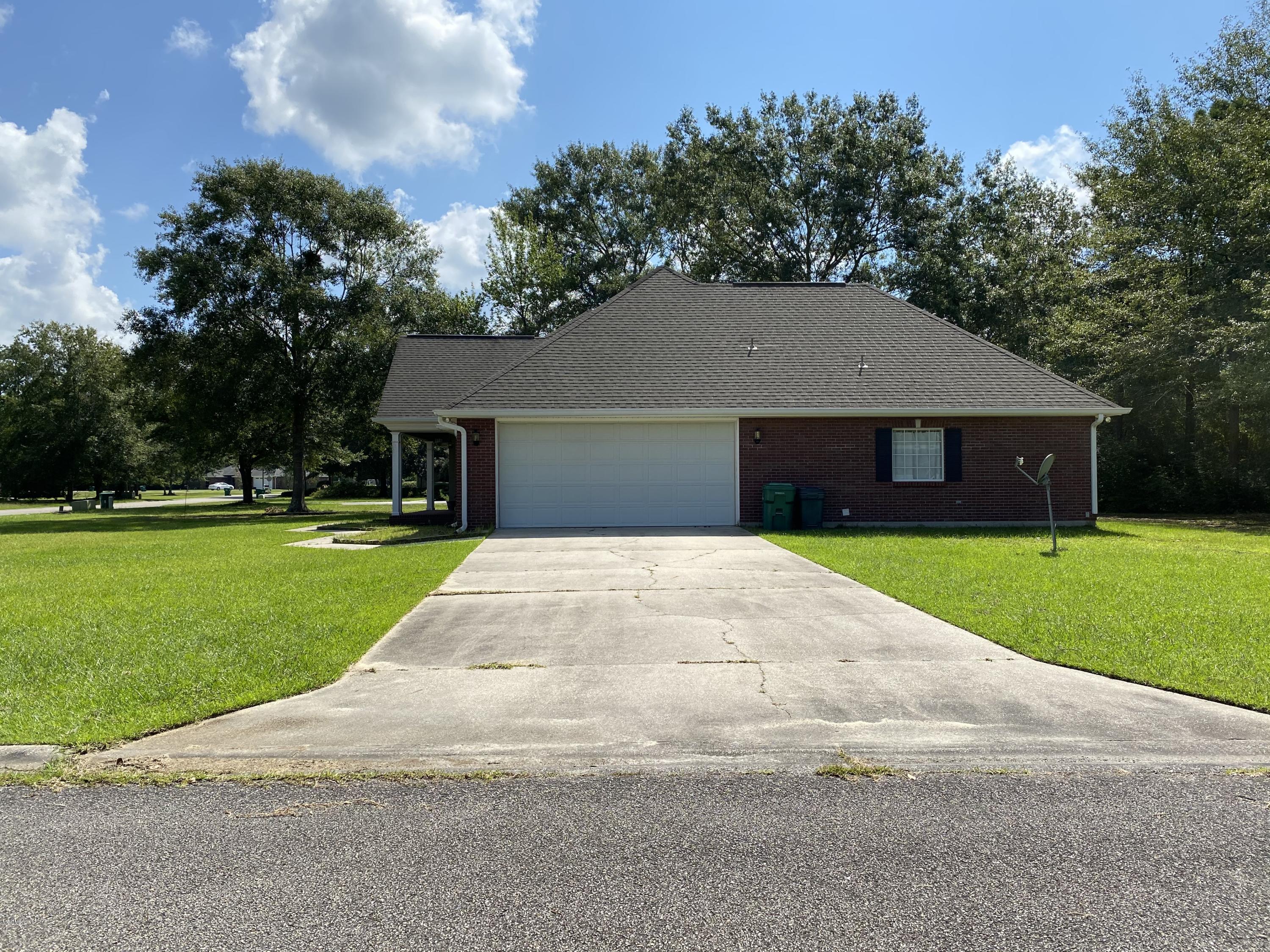 6028 The Wds Road Picayune, MS 39466 - Photo 7 of 20 IMG_0209
