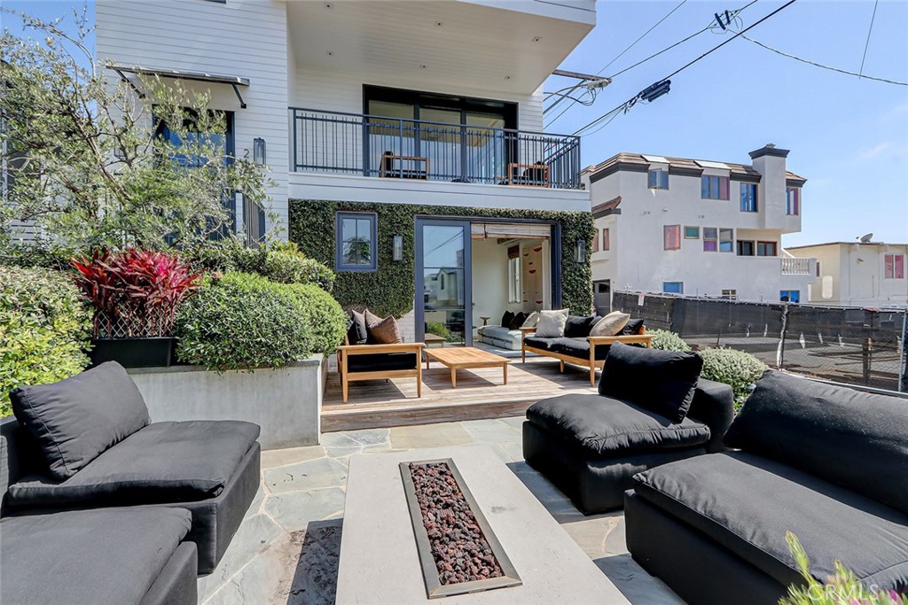 216 4th Street Manhattan Beach, CA 90266 - Photo 36 of 43