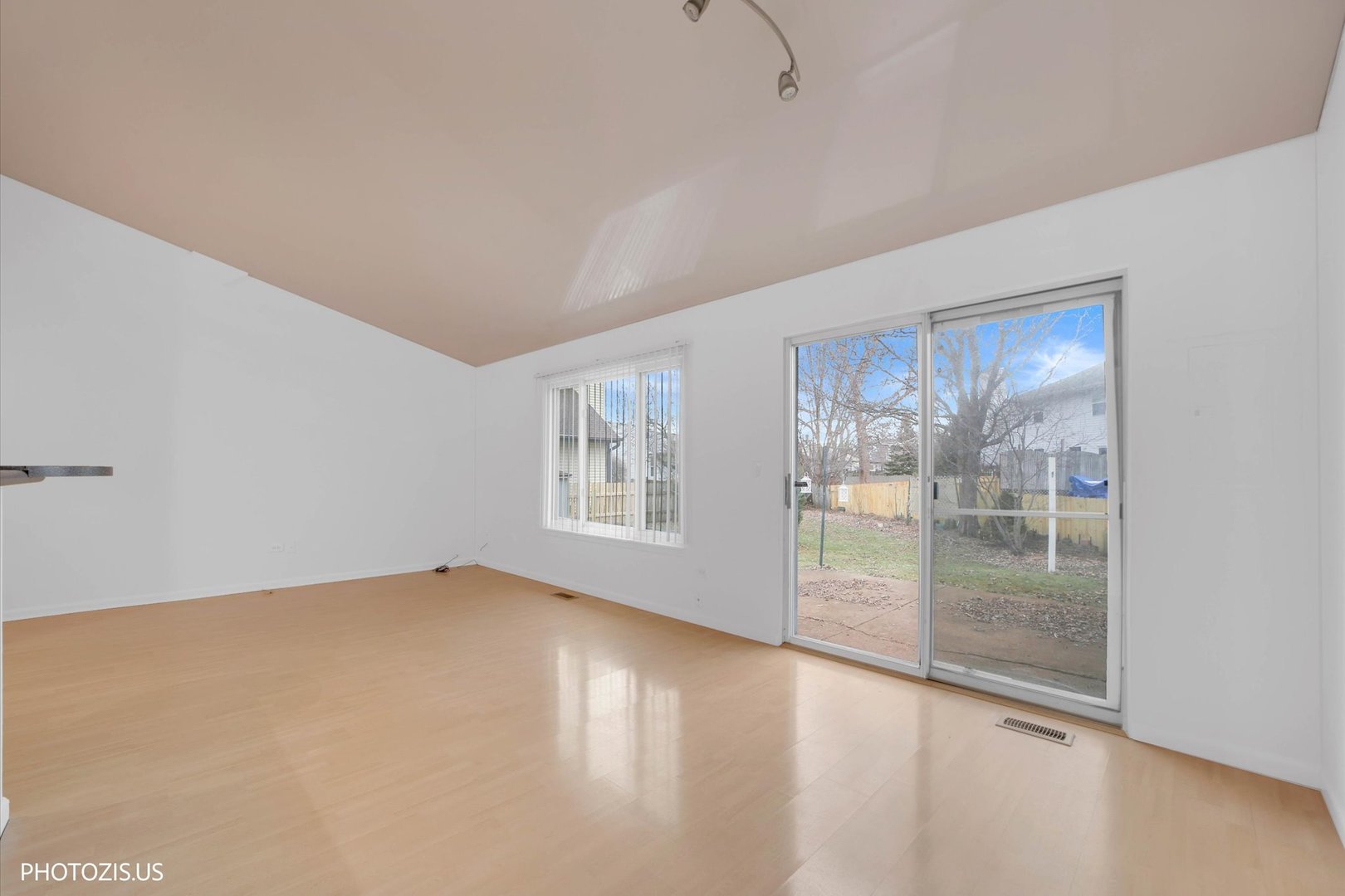 533 Lyon Drive Buffalo Grove, IL 60089 - Photo 13 of 31