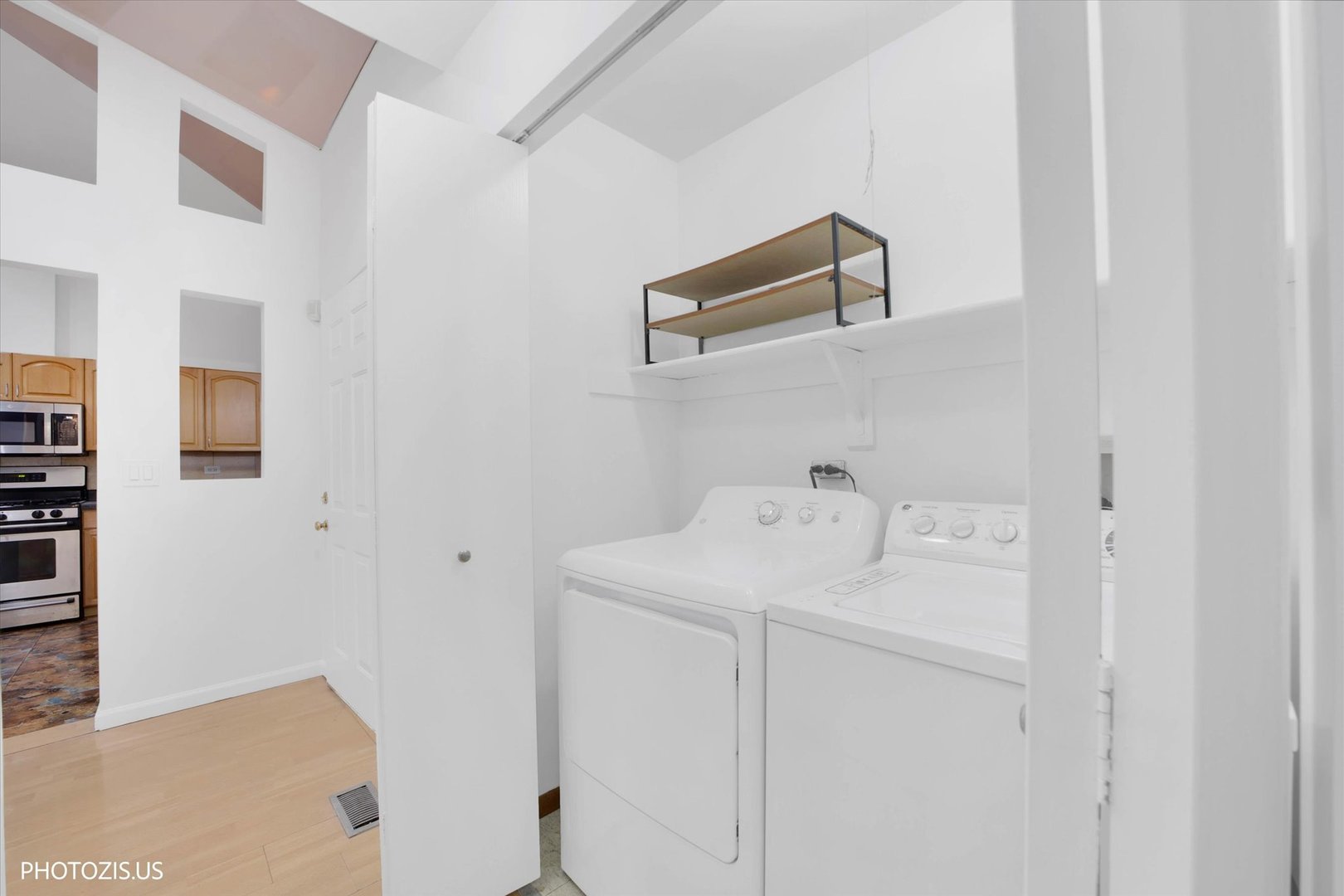 533 Lyon Drive Buffalo Grove, IL 60089 - Photo 14 of 31