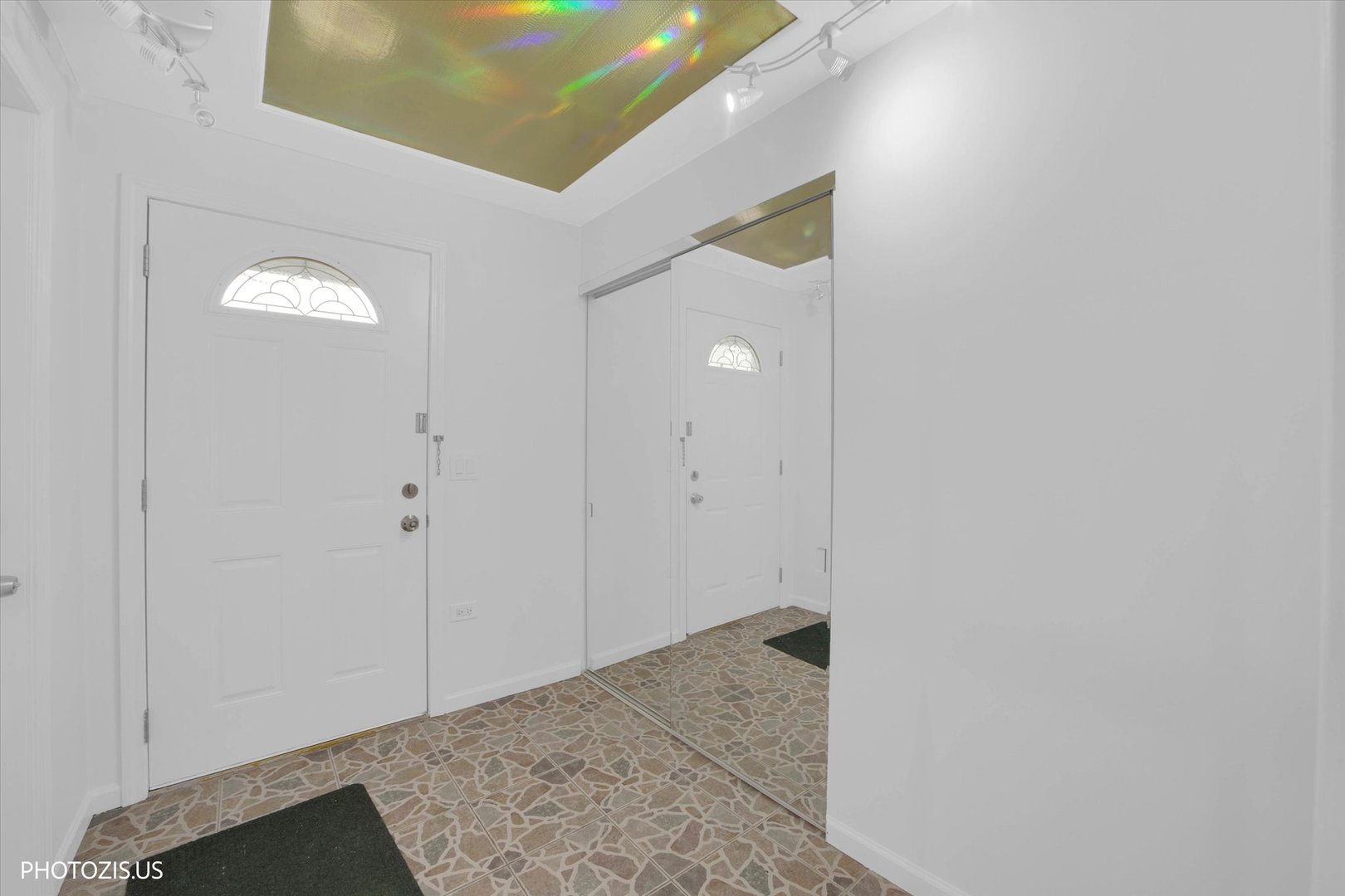 533 Lyon Drive Buffalo Grove, IL 60089 - Photo 3 of 31