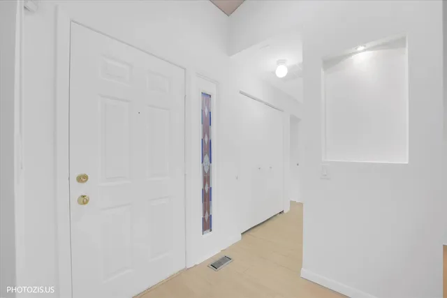 $359,800 | 533 Lyon Drive, Buffalo Grove, IL 60089