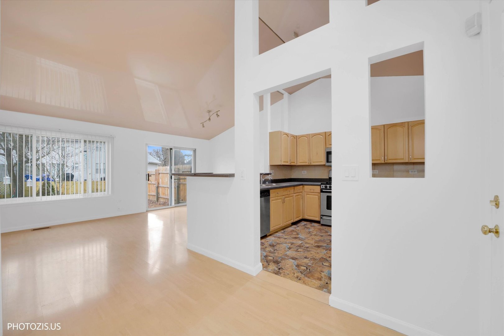 533 Lyon Drive Buffalo Grove, IL 60089 - Photo 6 of 31