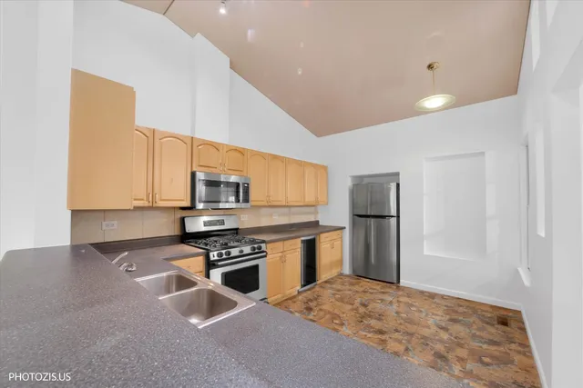 $359,800 | 533 Lyon Drive, Buffalo Grove, IL 60089