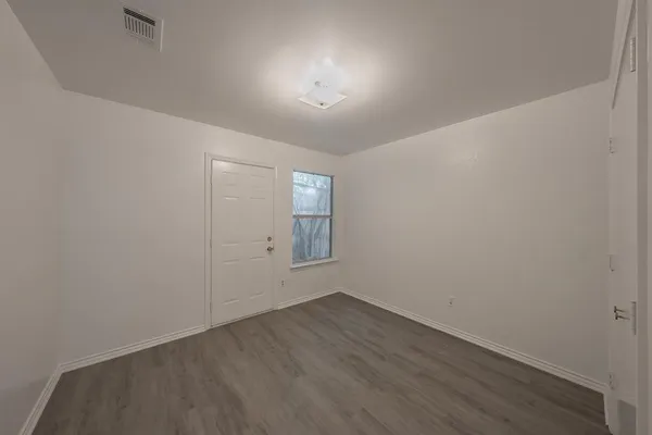 $2,150 | 3031 Lela Street, Irving, TX 75061