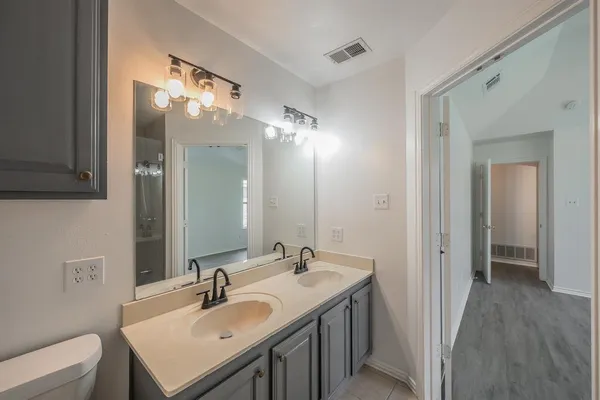 $2,150 | 3031 Lela Street, Irving, TX 75061
