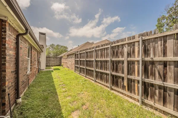 $2,150 | 3031 Lela Street, Irving, TX 75061