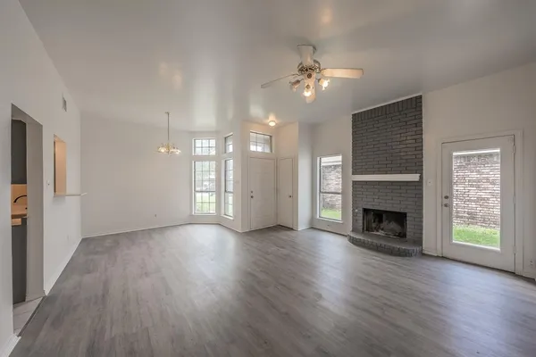 $2,150 | 3031 Lela Street, Irving, TX 75061
