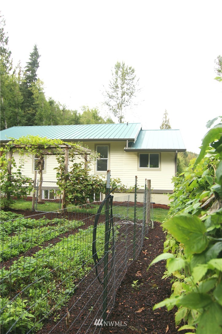 3988 Hillside Road Deming, WA 98244 - Photo 23 of 25