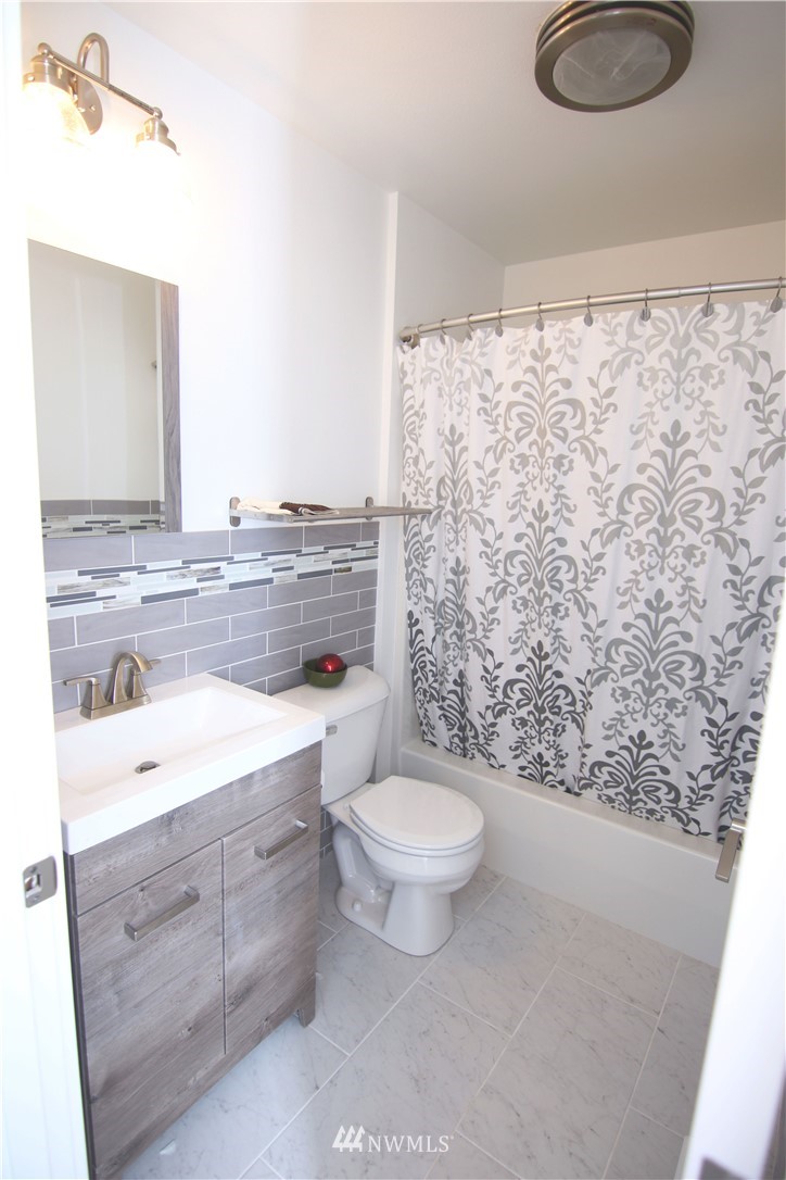 3988 Hillside Road Deming, WA 98244 - Photo 8 of 25