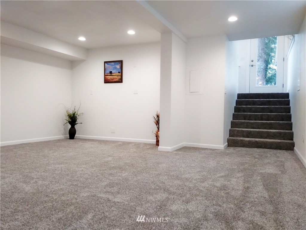 3988 Hillside Road Deming, WA 98244 - Photo 10 of 25