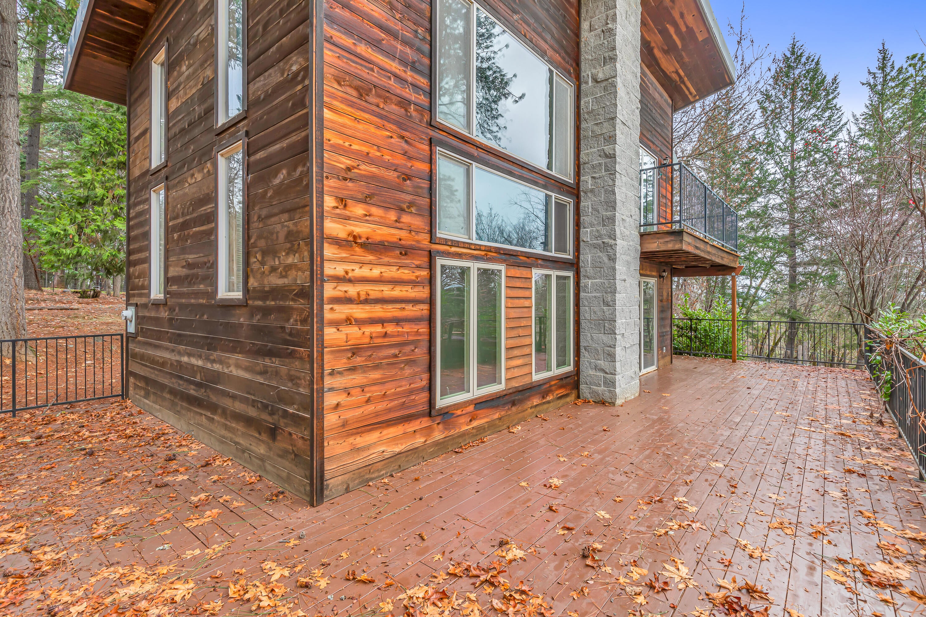 2259 Hugo Road Merlin, OR 97532 - Photo 4 of 31 9R9A6978