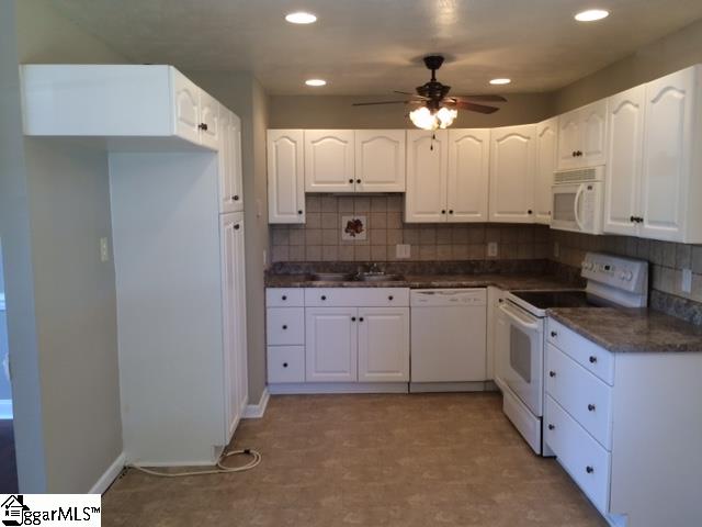 7 Stevenson Road Taylors, SC 29687 - Photo 4 of 36 Gallery Image 4